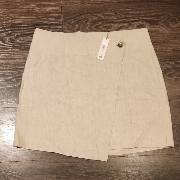 Banana Republic Dresses & Skirts - ❤️ NWT! BANANA REPUBLIC LINEN WRAP MINI SKIRT, 10P (30 PETITE)